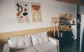 Loft beira-mar com frente e vista para o mar
